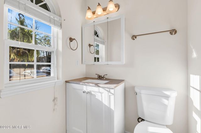 48 Quail Run, Bayville, NJ 08721