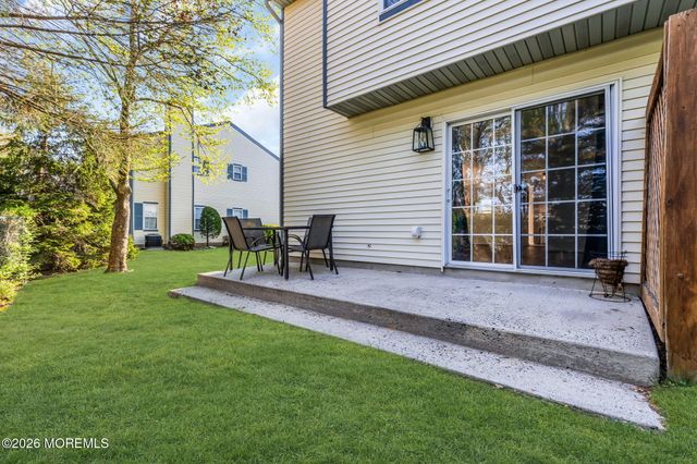 48 Quail Run, Bayville, NJ 08721
