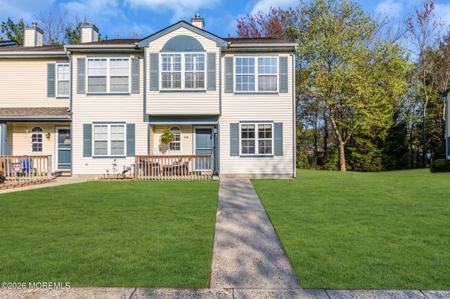 48 Quail Run, Bayville, NJ 08721
