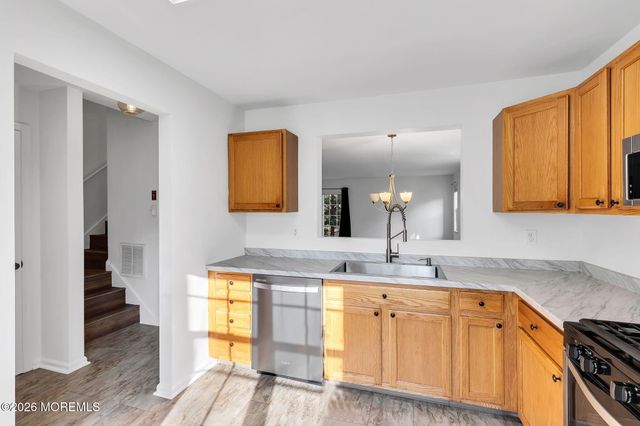 48 Quail Run, Bayville, NJ 08721
