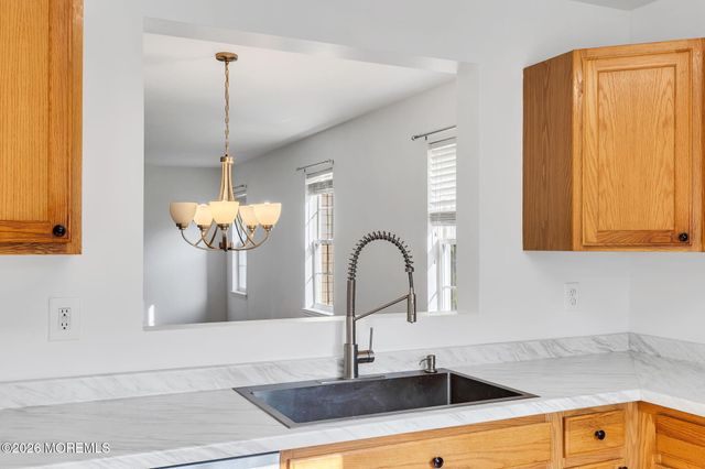 48 Quail Run, Bayville, NJ 08721