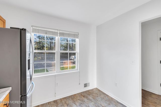 48 Quail Run, Bayville, NJ 08721