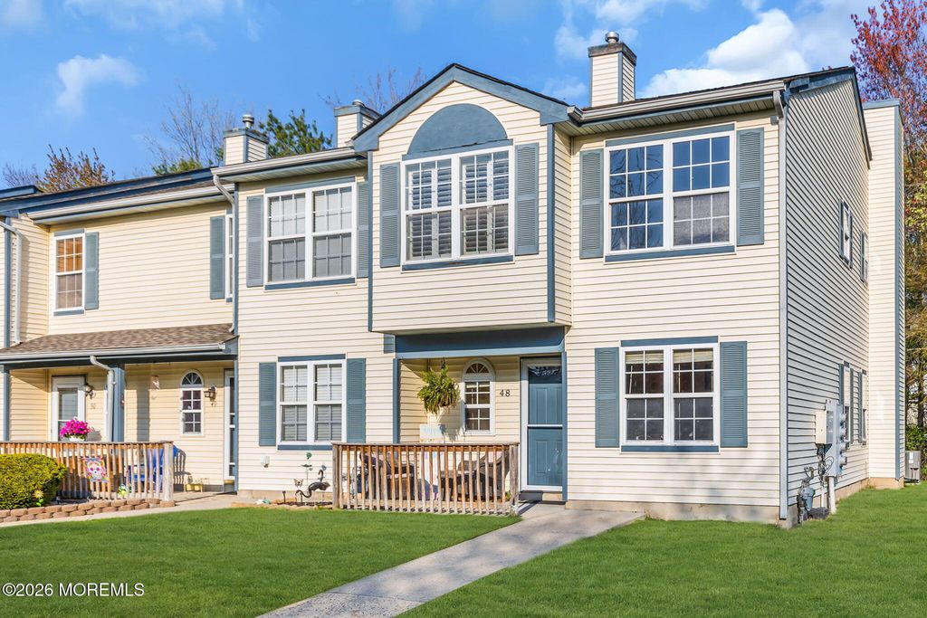 48 Quail Run, Bayville, NJ 08721