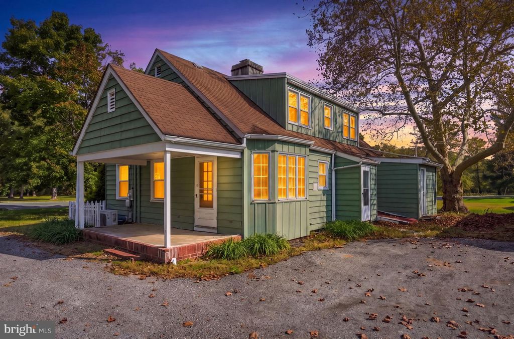 81 N GREENWICH ST, ALLOWAY, NJ 08001 — exterior