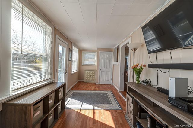 630 Oak Neck Road, West Islip, NY 11795