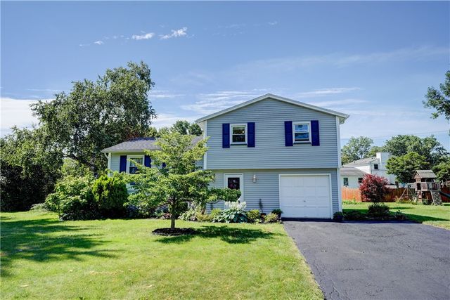 225 Cross Gates Rd, Greece, NY 14606