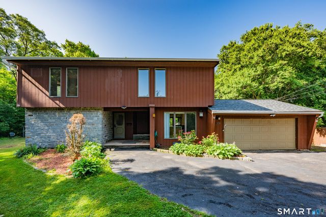 109 Spruce Drive, Naugatuck, CT 06770