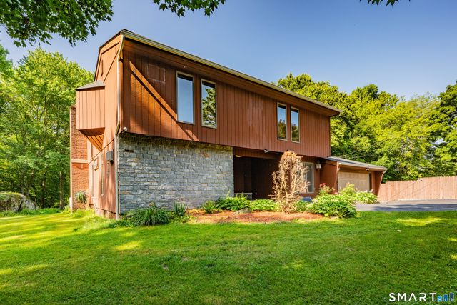 109 Spruce Drive, Naugatuck, CT 06770