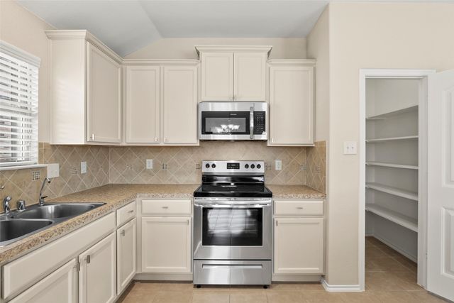1703 Twin Hills Way, Princeton, TX 75407