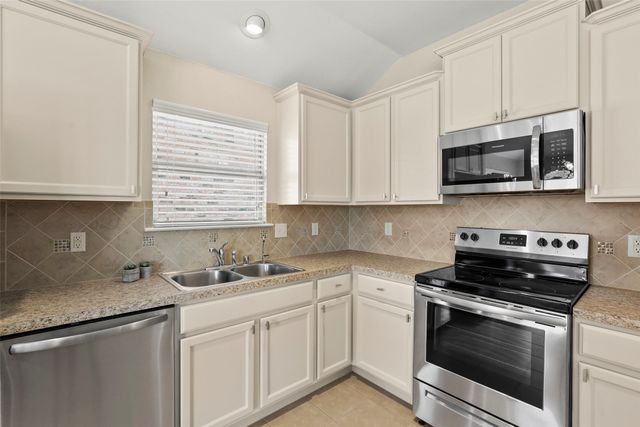 1703 Twin Hills Way, Princeton, TX 75407