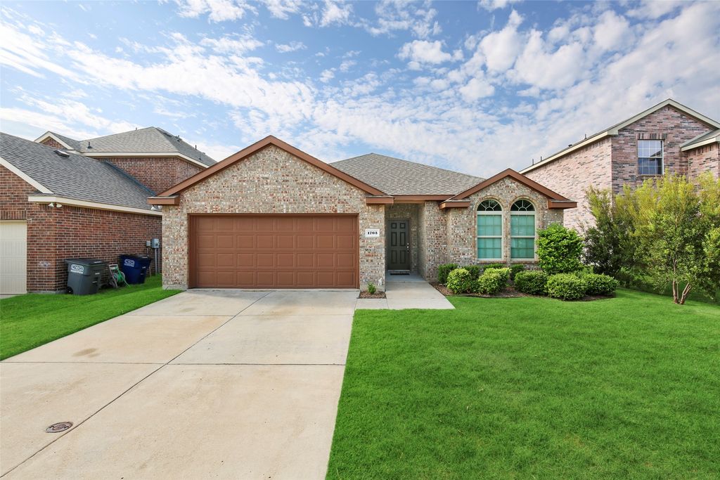 1703 Twin Hills Way, Princeton, TX 75407