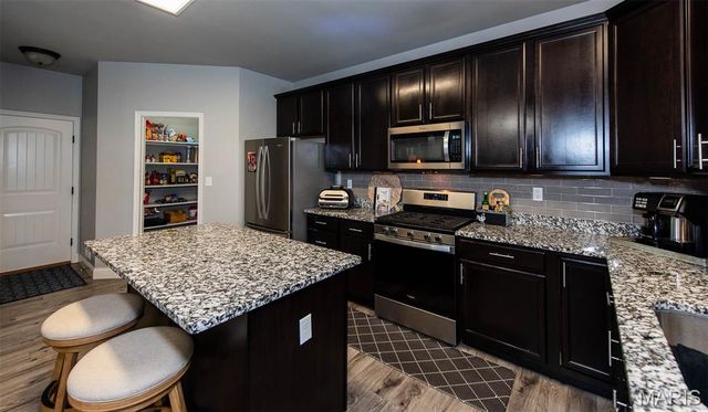 1011 Pine Creek Drive, Wentzville, MO 63385