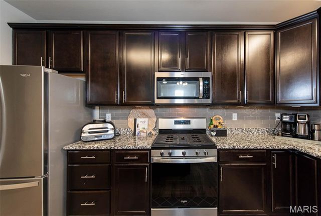 1011 Pine Creek Drive, Wentzville, MO 63385