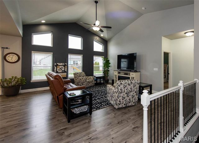 1011 Pine Creek Drive, Wentzville, MO 63385