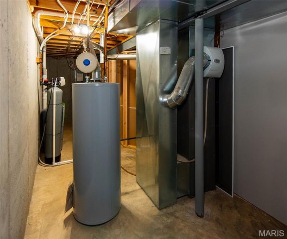 1011 Pine Creek Drive, Wentzville, MO 63385