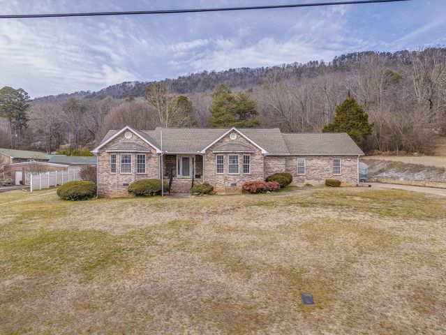 9017 Springfield Road, Soddy Daisy, TN 37379