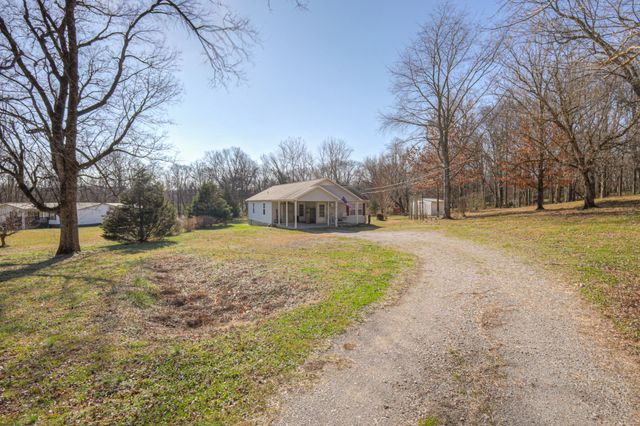 3238 Murphy Ln, Columbia, TN 38401