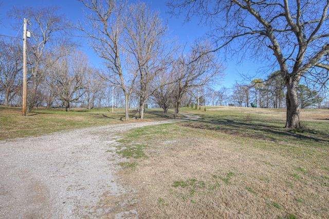 3238 Murphy Ln, Columbia, TN 38401