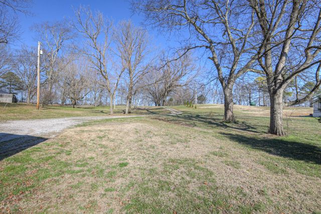 3238 Murphy Ln, Columbia, TN 38401