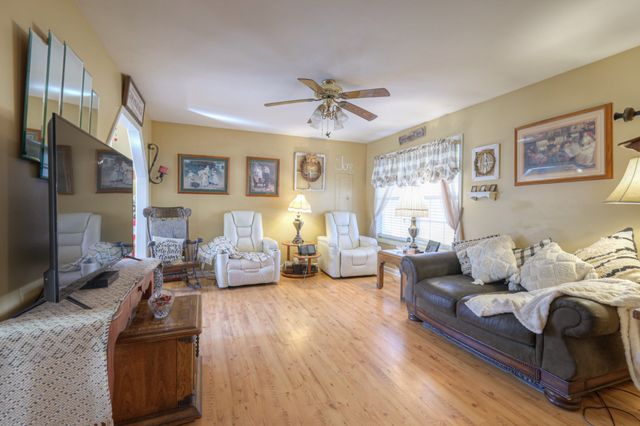 3238 Murphy Ln, Columbia, TN 38401