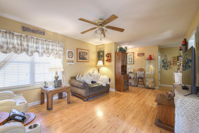 3238 Murphy Ln, Columbia, TN 38401