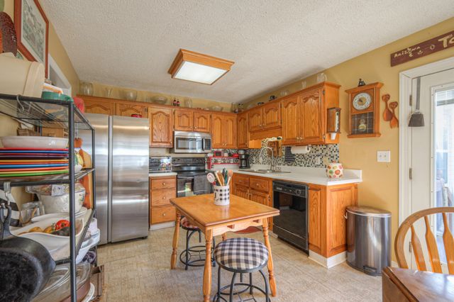 3238 Murphy Ln, Columbia, TN 38401