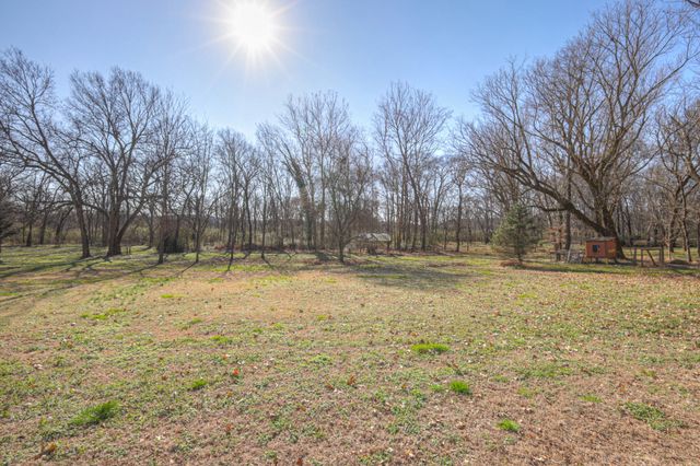 3238 Murphy Ln, Columbia, TN 38401