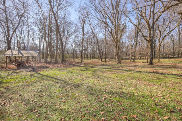 3238 Murphy Ln, Columbia, TN 38401