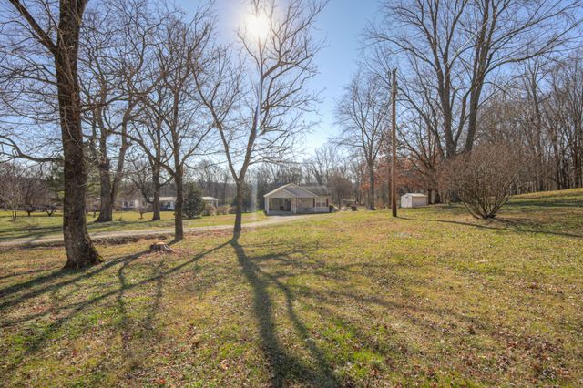 3238 Murphy Ln, Columbia, TN 38401