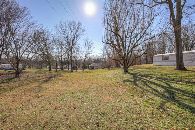 3238 Murphy Ln, Columbia, TN 38401