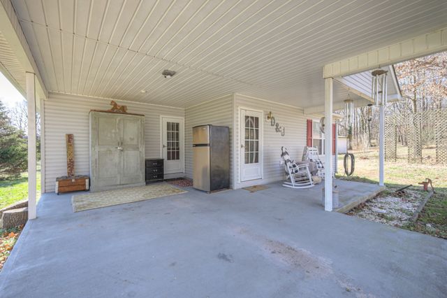 3238 Murphy Ln, Columbia, TN 38401