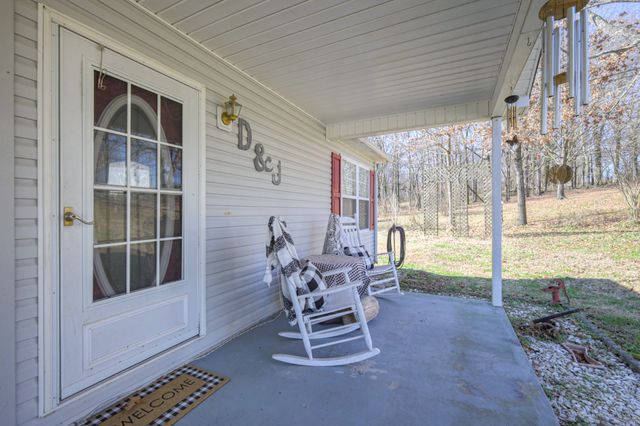 3238 Murphy Ln, Columbia, TN 38401