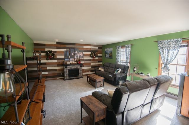 11180 Whitewood Drive, Newbury, OH 44065