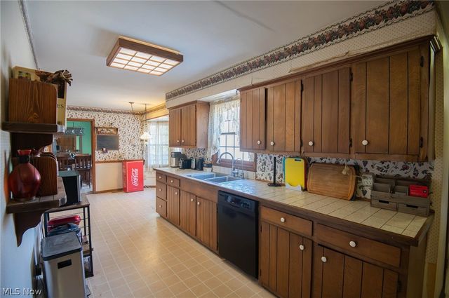 11180 Whitewood Drive, Newbury, OH 44065