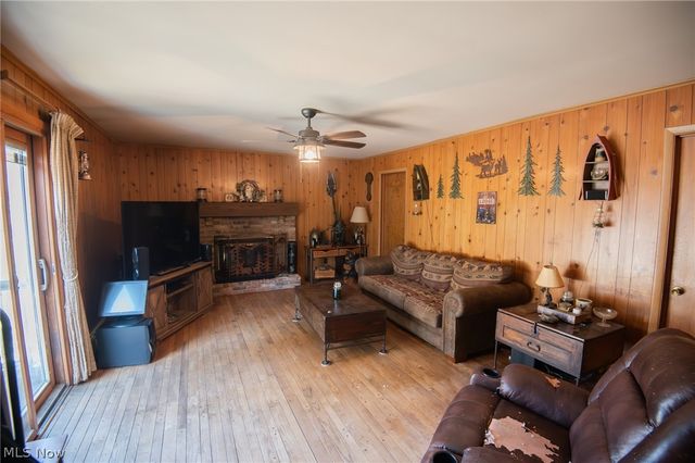 11180 Whitewood Drive, Newbury, OH 44065