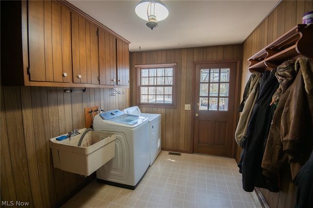 11180 Whitewood Drive, Newbury, OH 44065