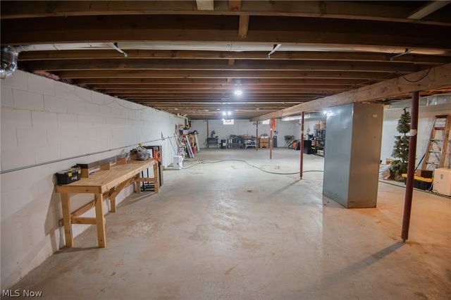 11180 Whitewood Drive, Newbury, OH 44065