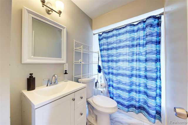16890 Saint Marys Street, Detroit, MI 48235
