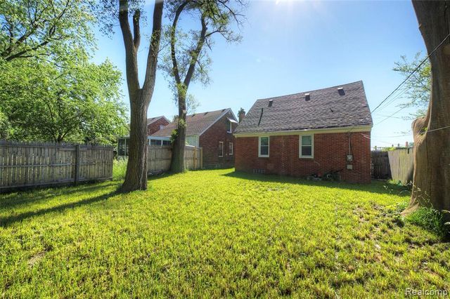 16890 Saint Marys Street, Detroit, MI 48235