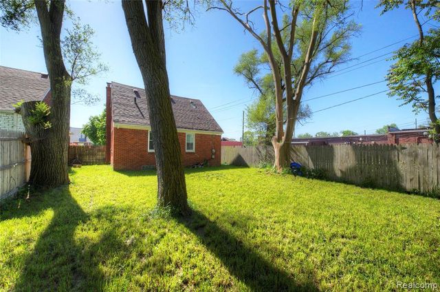 16890 Saint Marys Street, Detroit, MI 48235