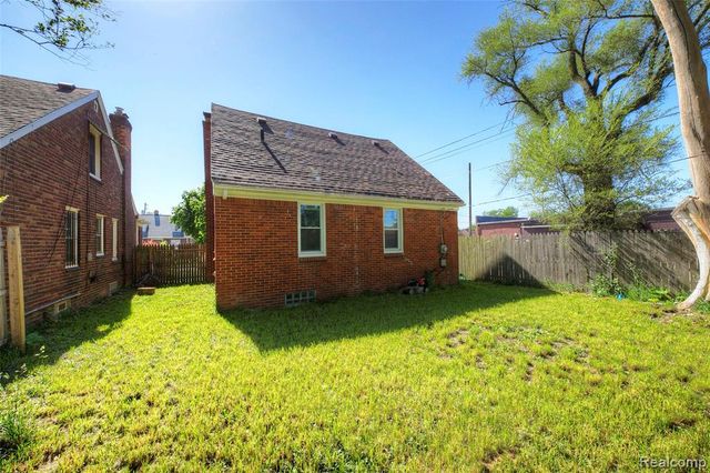 16890 Saint Marys Street, Detroit, MI 48235