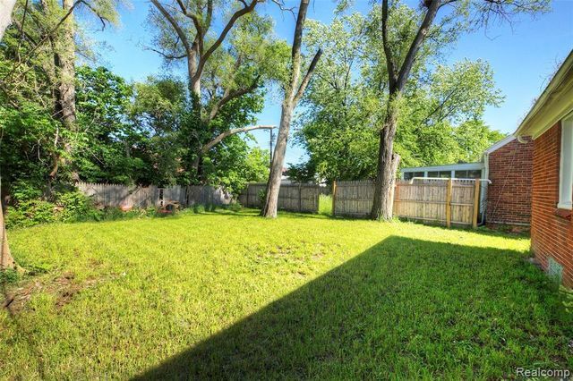 16890 Saint Marys Street, Detroit, MI 48235