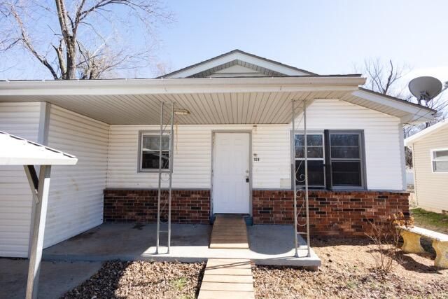928 N Glenn Avenue, Springfield, MO 65803