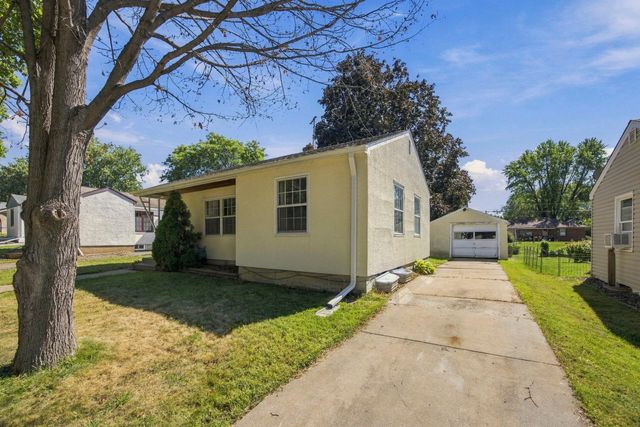 2116 Fremont Avenue E, Saint Paul, MN 55119