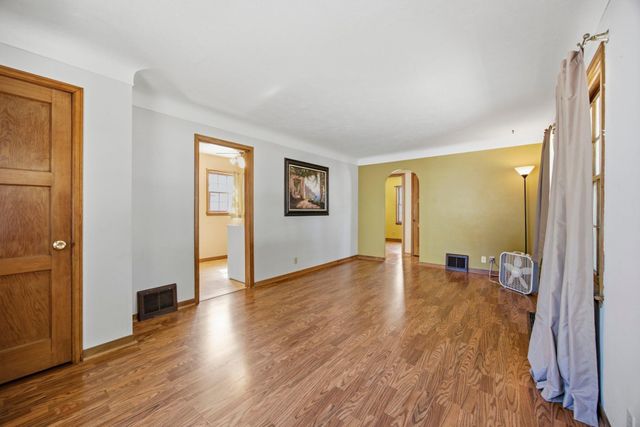 2116 Fremont Avenue E, Saint Paul, MN 55119