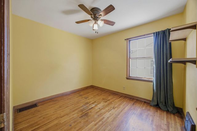 2116 Fremont Avenue E, Saint Paul, MN 55119