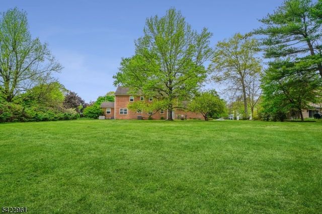 56 Tuxford Ter, Bernards Twp., NJ 07920