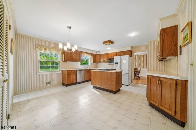56 Tuxford Ter, Bernards Twp., NJ 07920