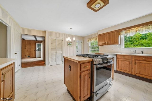 56 Tuxford Ter, Bernards Twp., NJ 07920