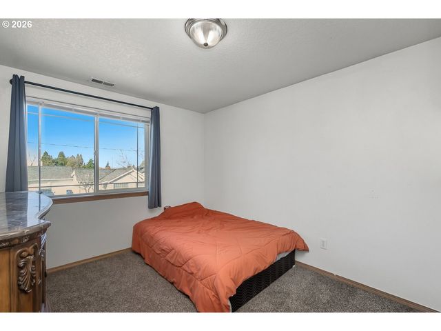 319 BERKLEY Ave, Molalla, OR 97038